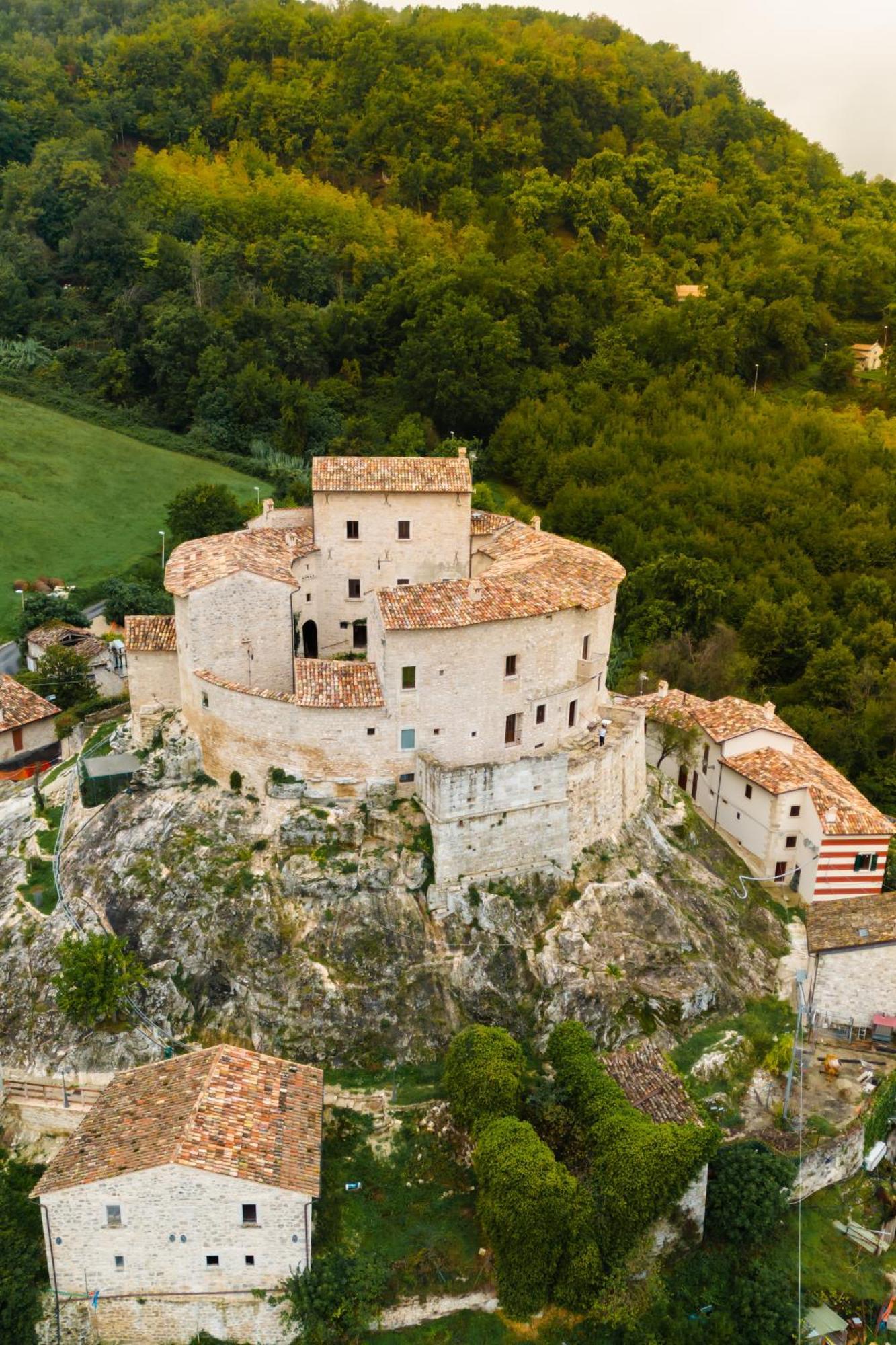 Castel Di Luco Hotel Acquasanta Terme Buitenkant foto